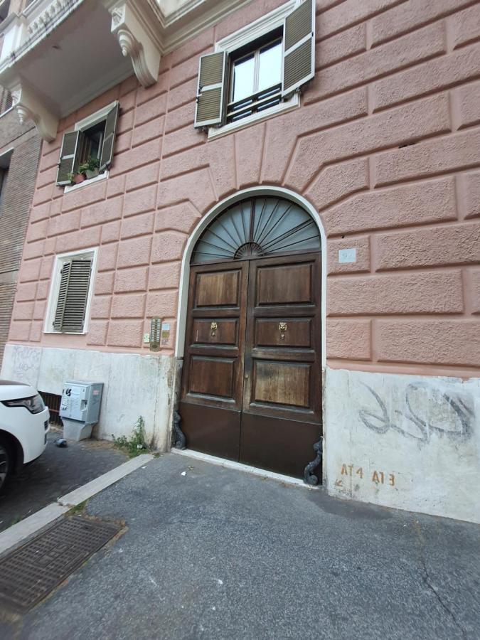 Casa Vacanza Colosseo Whole Holiday Home Apartment Da Pamino & Priscilla Rom Exterior foto